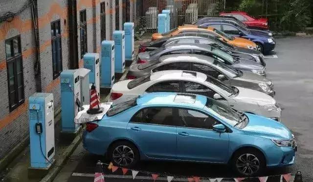 今天起，你在路上遇到這樣的車牌，千萬(wàn)別驚訝！