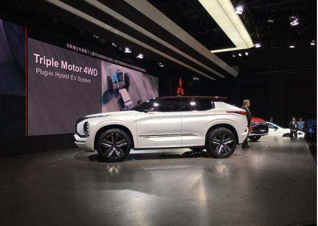 新車名為三菱GT-PHEV，整體的造型比領克01漂亮