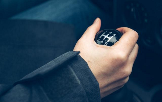 告訴你長(zhǎng)期這么開(kāi)車(chē) 你的愛(ài)車(chē)撐不了幾年