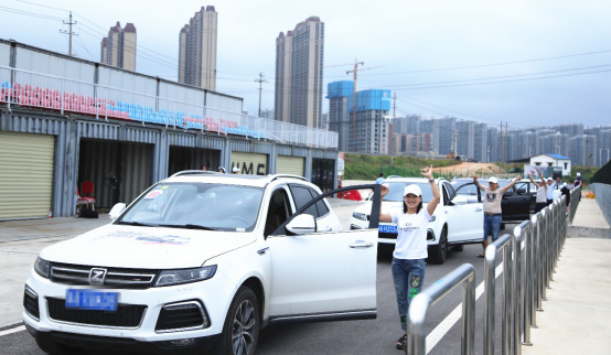 與明星賽車手面對(duì)面，圓你兒時(shí)賽車夢(mèng)292.png