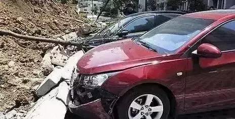 停車真的有講究 這樣三個(gè)停車位 你會(huì)停哪兒