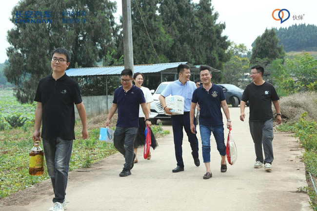 以愛為名，伙伴同行—長安汽車用戶深入大山開展愛心公益助學